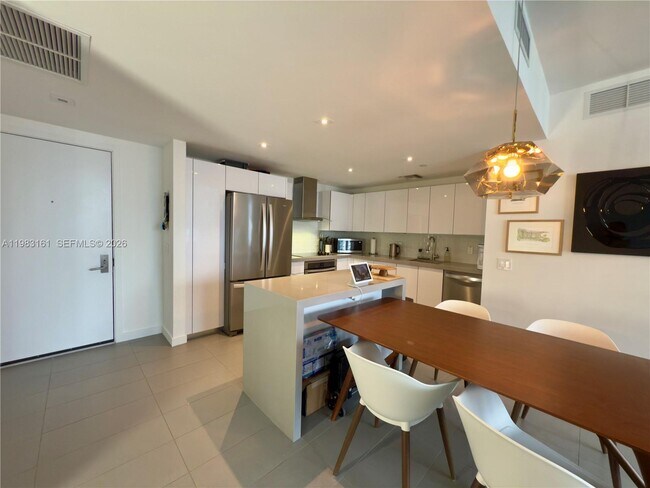 Building Photo - 1600 NE 1st Ave