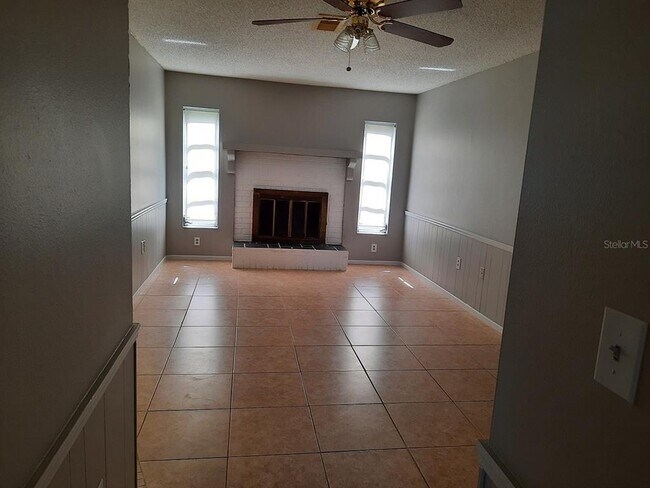 Building Photo - 13016 Serpentine Dr