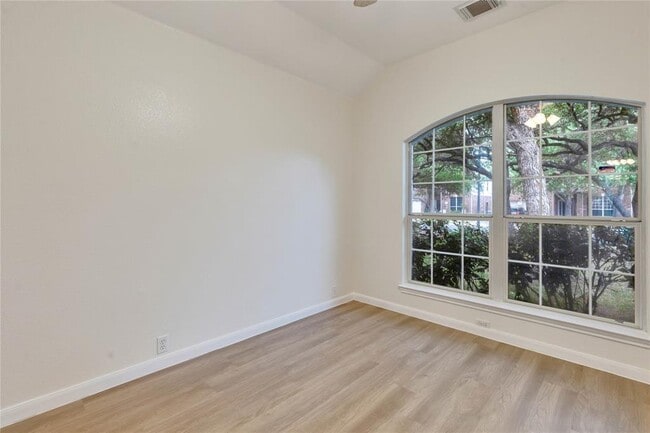 Building Photo - 10932 Mint Julep Dr