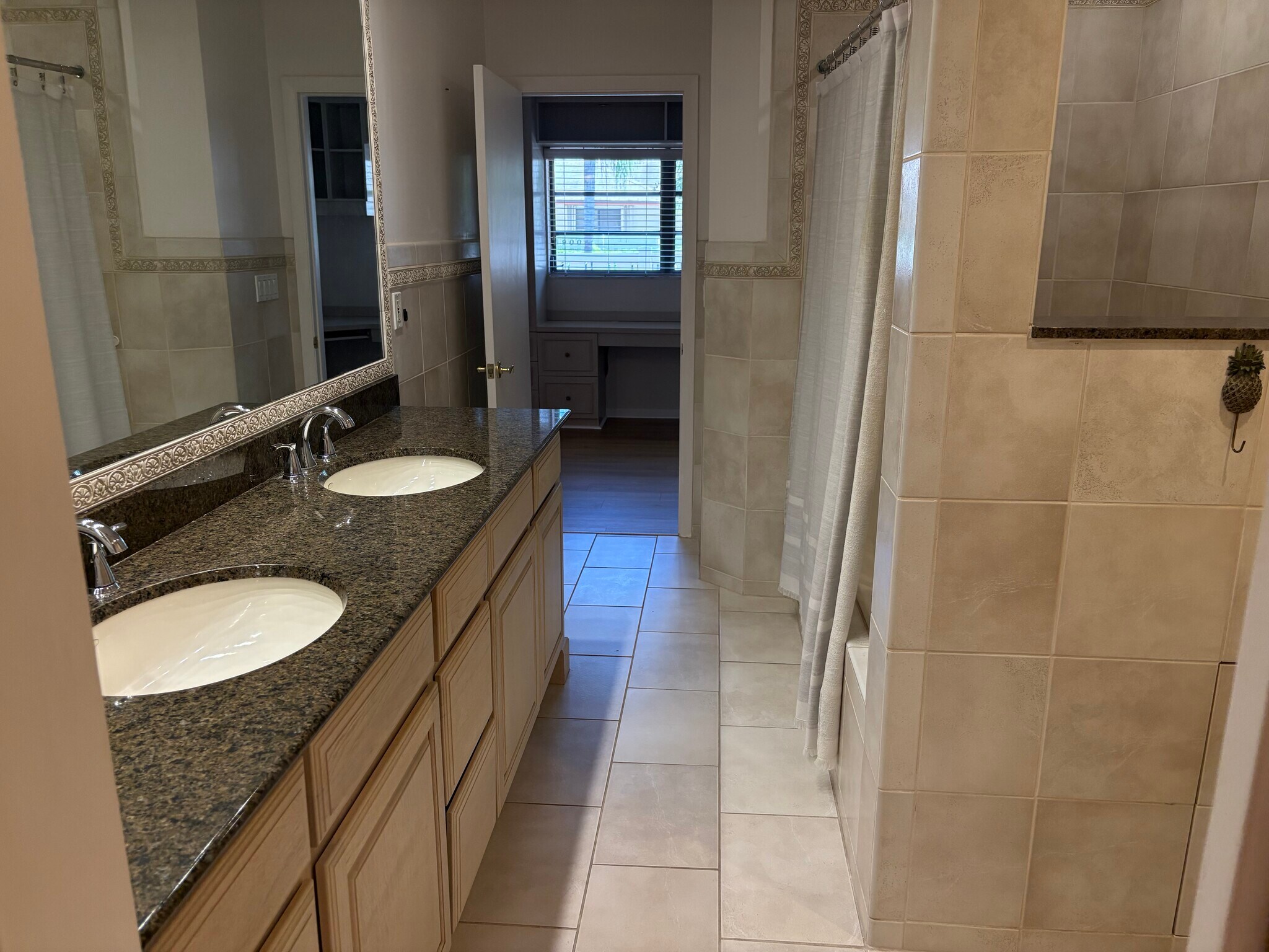 Building Photo - 3951 NE 17th Ave