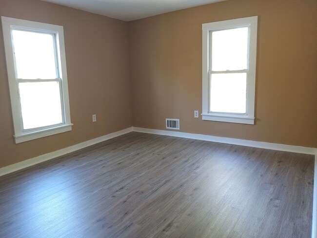 Building Photo - PRICE IMPROVEMENT Stunning 3 Bedroom Home FOR RENT in Millville NJ $1575