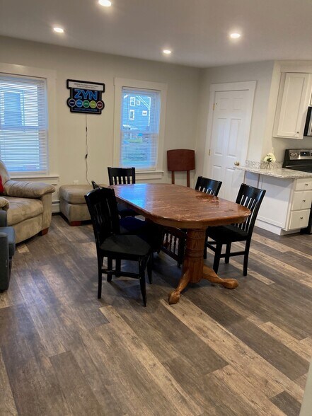 Building Photo - 629 Wood St