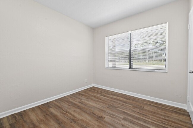 Building Photo - 838 45th St
