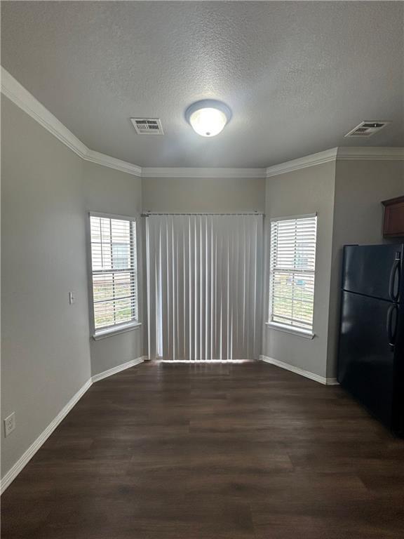 Building Photo - 2670 N Valencia Ave