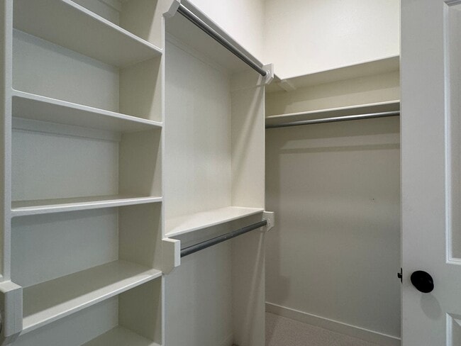 Building Photo - 9248 Villas Ct