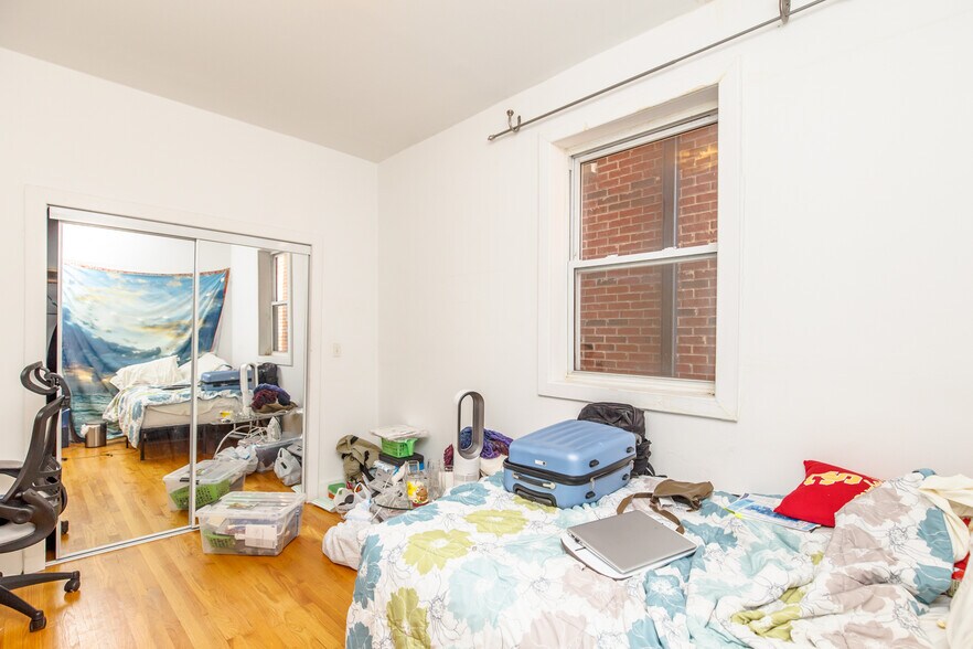 Building Photo - 3311 N Hoyne Ave