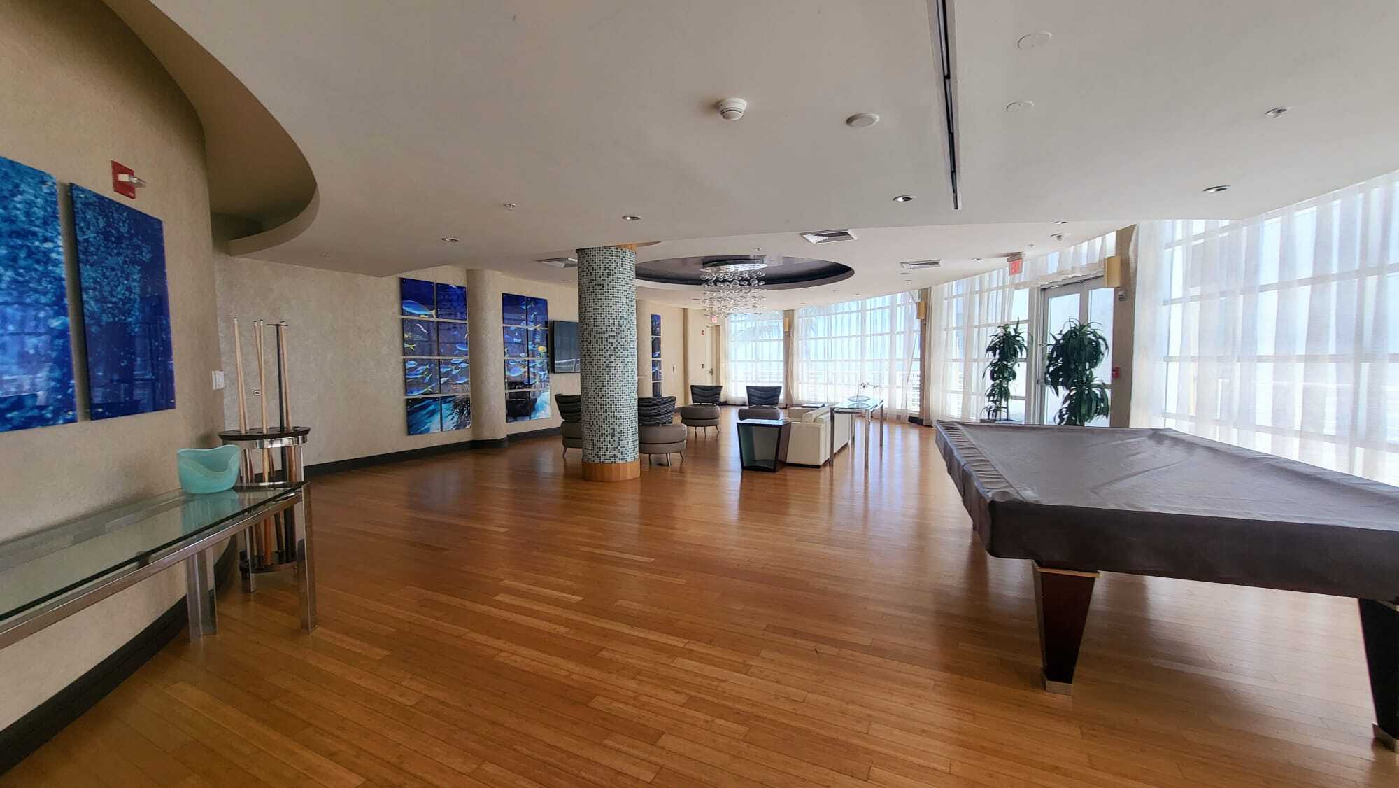 Building Photo - 253 NE 2nd St