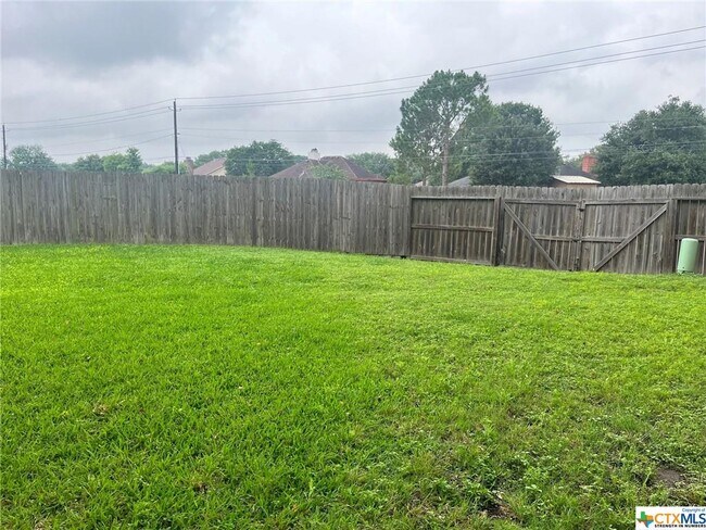 Building Photo - 103 Sunrise Ct