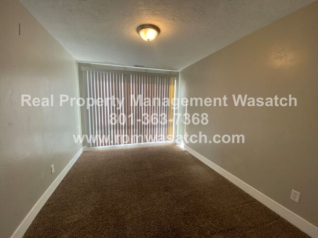 Building Photo - 207 S 600 E