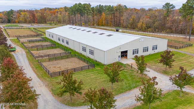 Building Photo - 52 Hill Rd