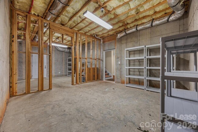 Building Photo - 334 Stonecliff Ln