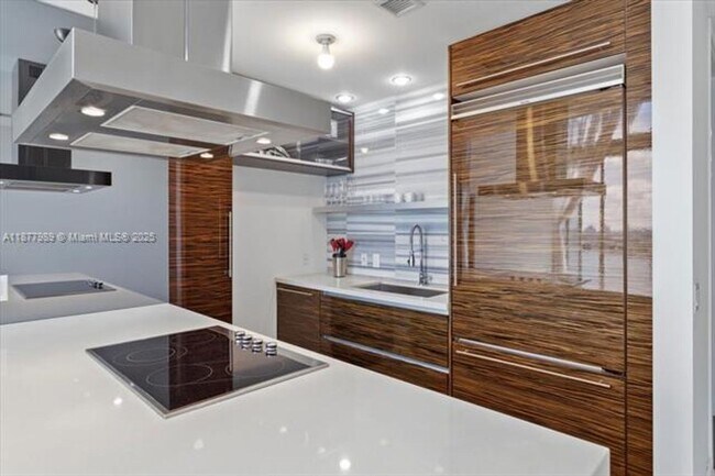 Building Photo - 1100 Biscayne Blvd