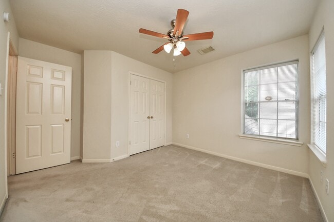 Building Photo - 1123 Spinnaker Way