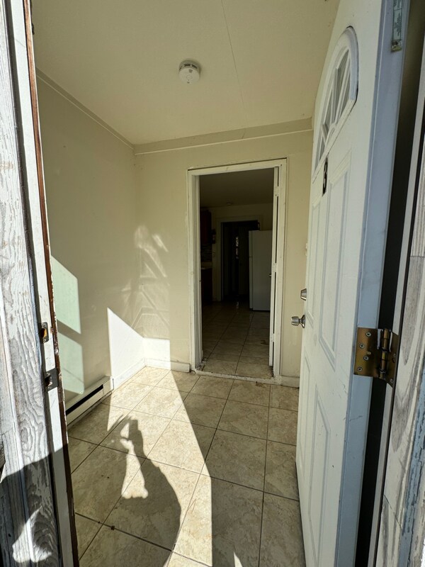 Building Photo - 27 Hillside Ave