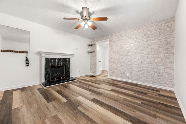 Building Photo - 89 Silas King St