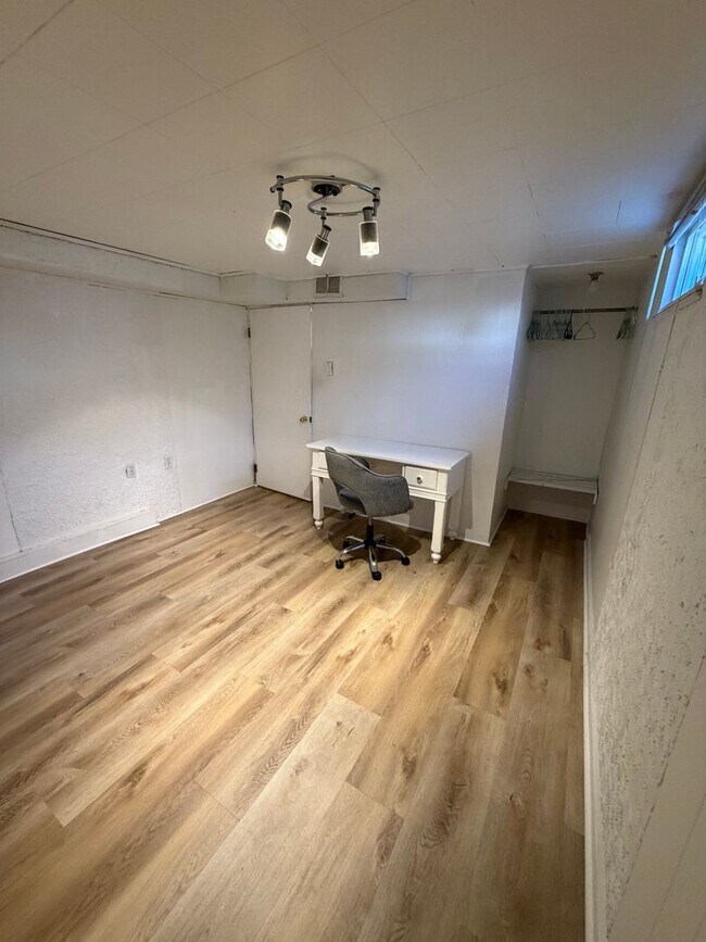 Building Photo - GORGEOUS Salt Lake City Home!!!