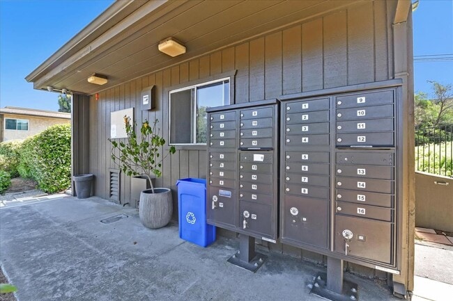 Building Photo - 9175 Campina Dr