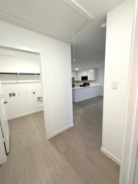 Building Photo - 3703 Oleander Pl