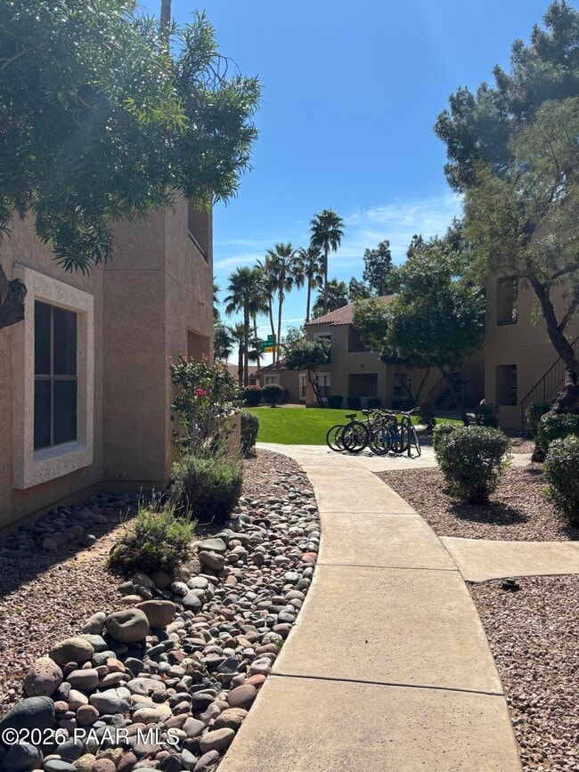 Building Photo - 8787 E Mountain View Rd