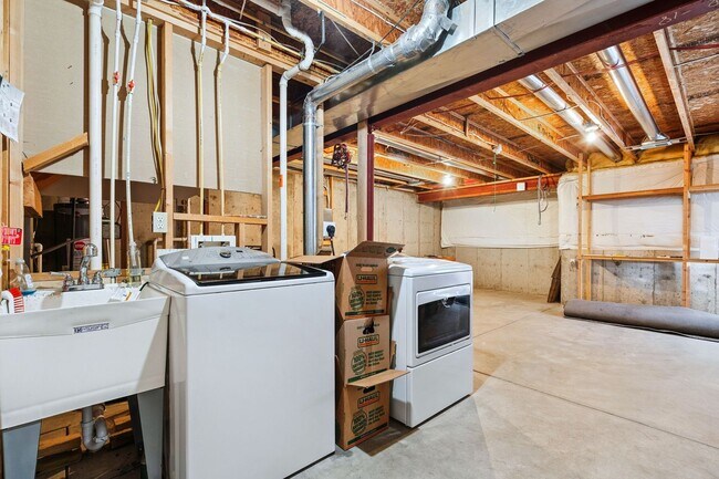 Building Photo - *$250 OFF FIRST MONTH RENT* Spacious 2 Bedroom, 1.5-bathroom Condo.