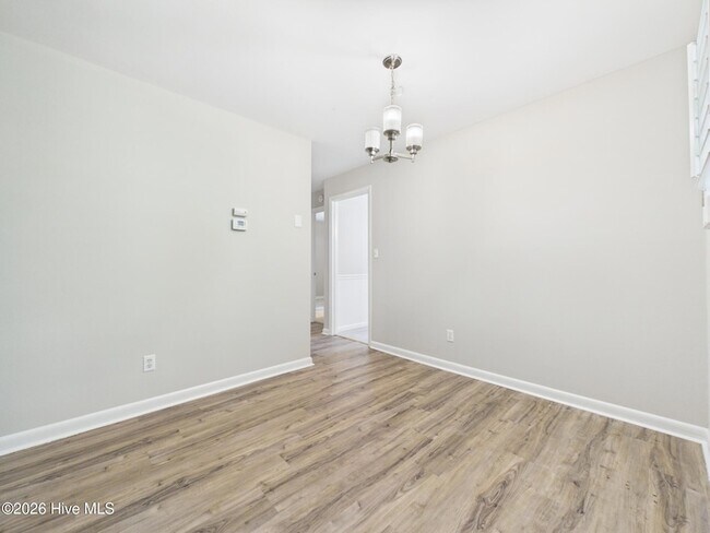 Building Photo - 6515 Pleasant Pines Dr