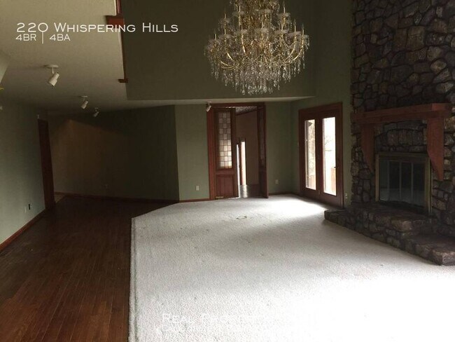 Building Photo - 220 Whispering Hill St