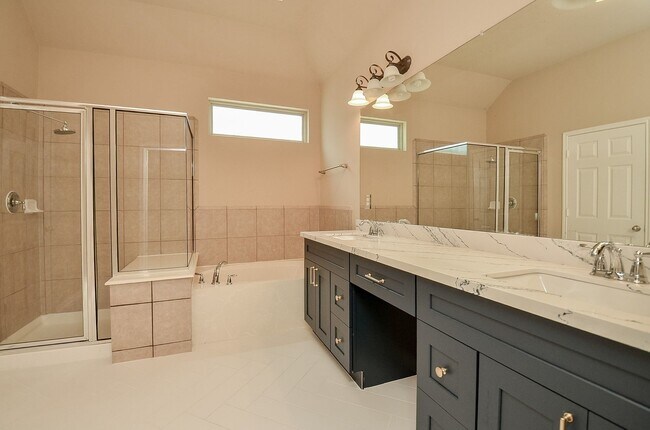 Building Photo - 3307 Home Point Dr