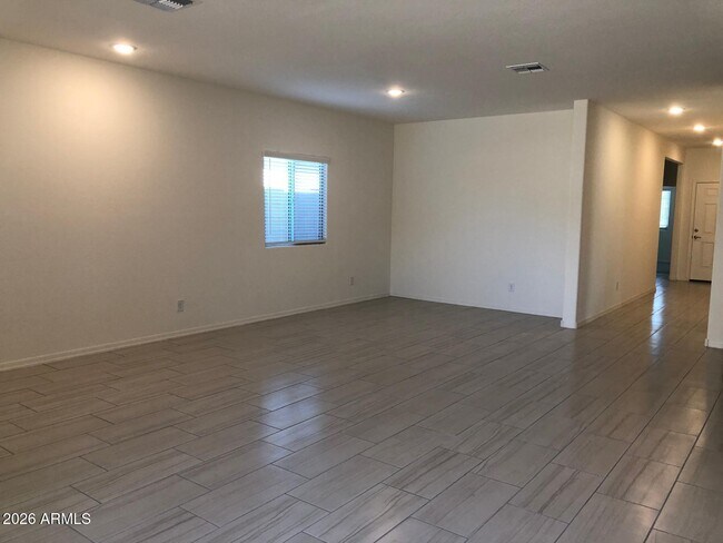 Building Photo - 162 W Seven Seas Dr