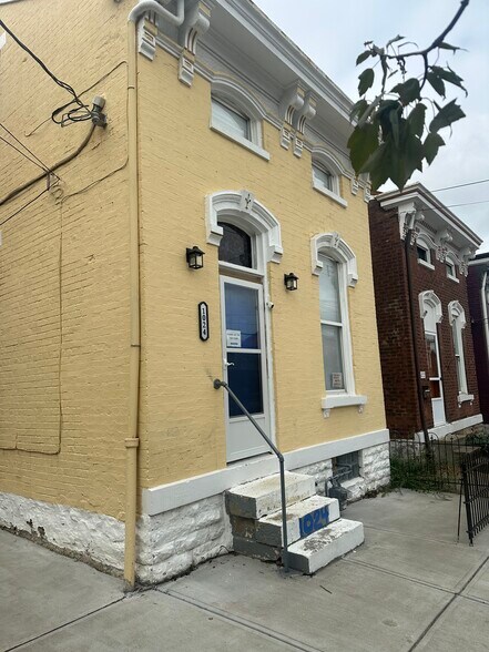 Building Photo - 1024 Columbia St
