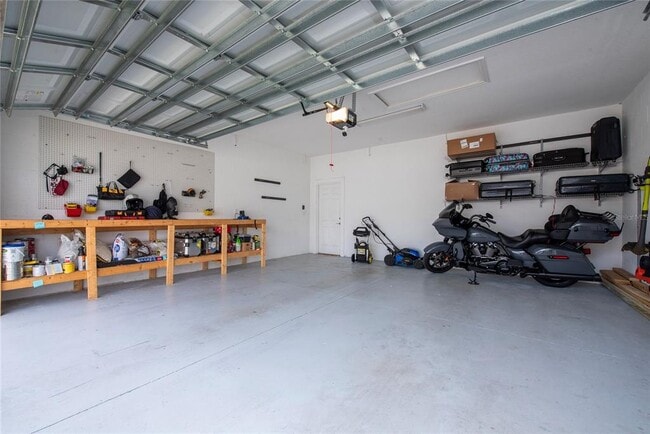 Building Photo - 15121 Book Club Rd