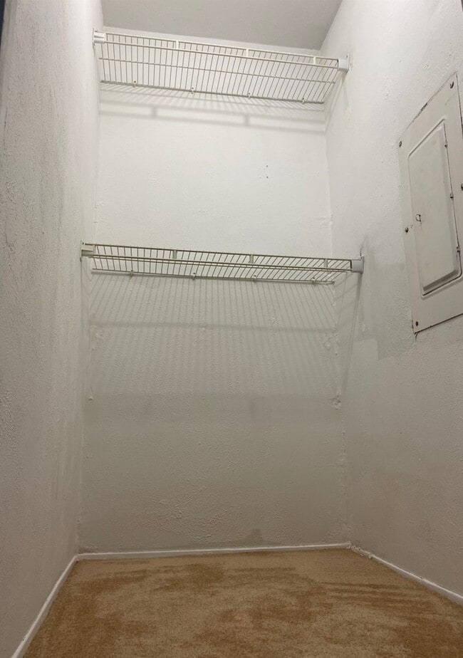 Building Photo - 7314 El Cresta Dr