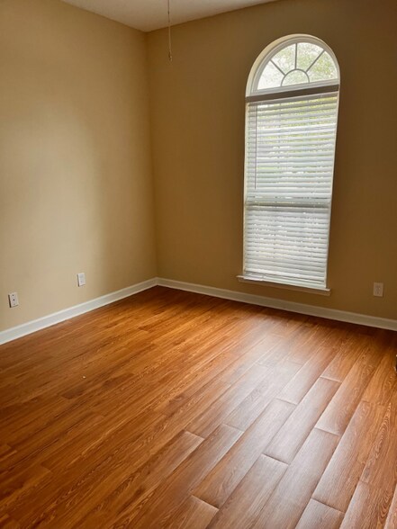 Building Photo - 232 Pampas Dr