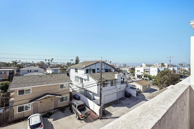 Building Photo - SD: Stunning 3BD/2.5BA Townhome in Imperial Beach with Ocean Views, Rooftop Patio & In-Unit Laundry