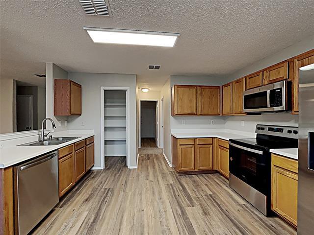 Building Photo - 2213 Plum Ct