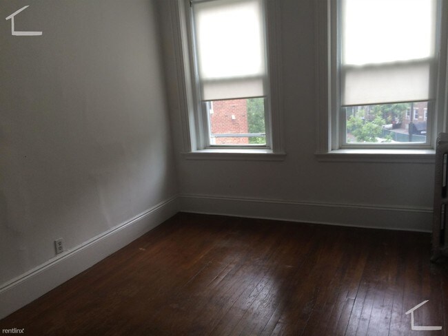 Building Photo - 120 Warren St