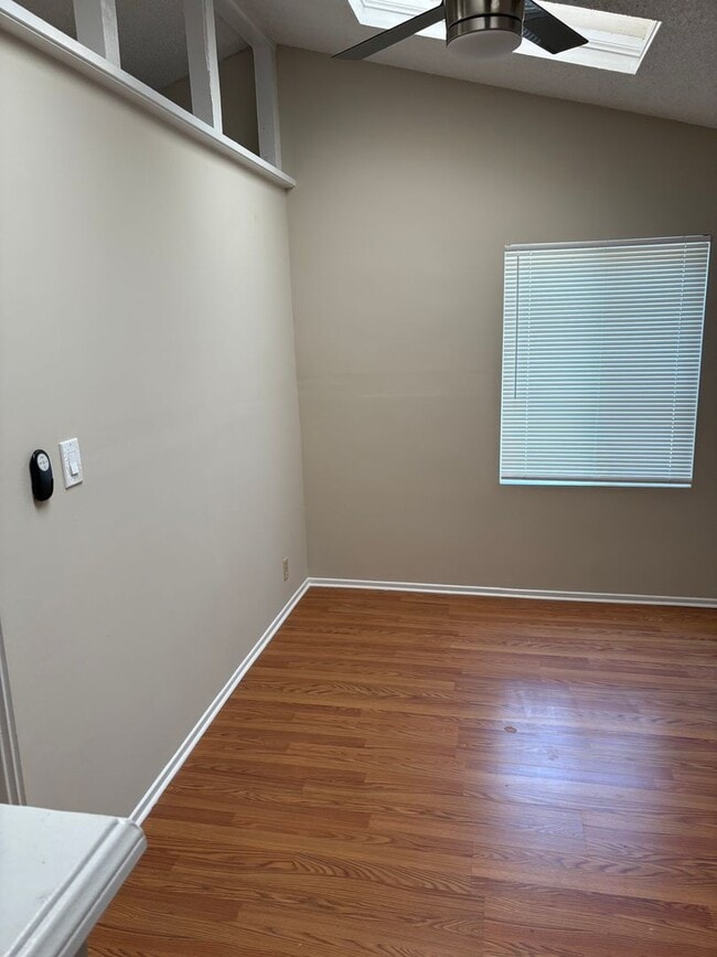 Building Photo - $1,895- ALL UTILITIES INCLUDED- BEAUTIFUL ...