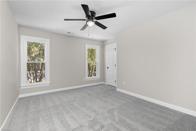 Building Photo - Beautiful, Spacious 5Bedroom Home in Virginia Beach