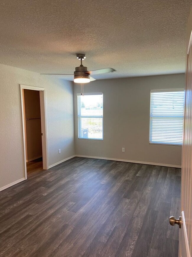 Building Photo - Discover Modern Living | Charming 3-Bedroom, 2-Bath Home in White Oak Crossing