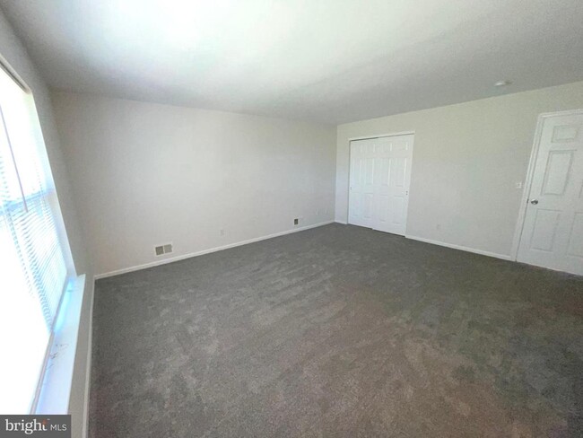 Building Photo - 102 Orchid Ln