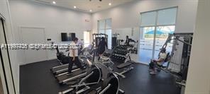 Building Photo - 1010 SE 26th Ter