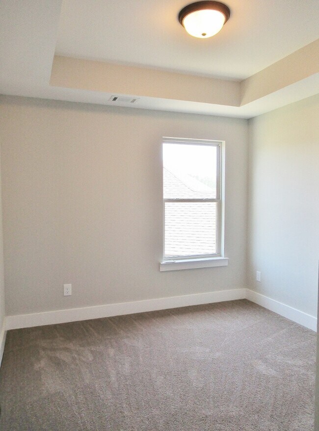 Building Photo - Beautiful Home for Rent in McCalla... Available to View with 48 Hour Notice!! Call today!!