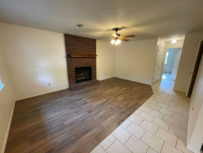 Building Photo - 1911 S Z St