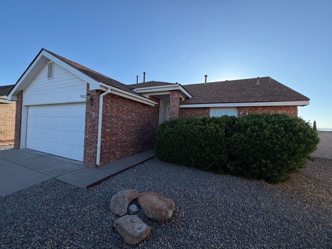 Building Photo - 3 Bedroom Single Story Home Available Near Unser Blvd NW & Ladera Dr NW!