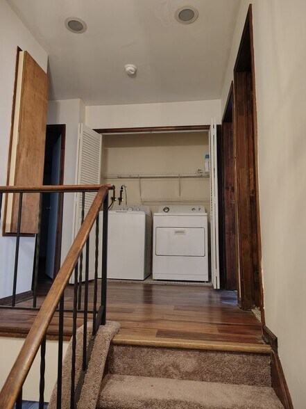 Building Photo - 2 Stanwood Ct