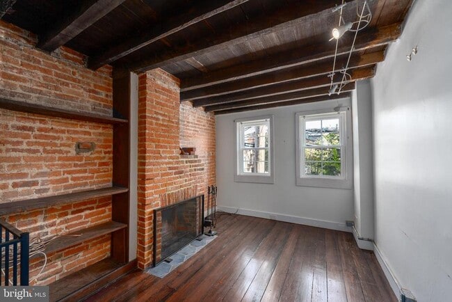 Building Photo - 840 Tyson St