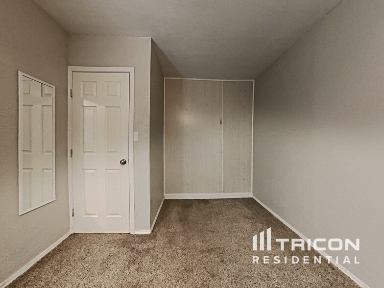 Building Photo - 423 Byrnes Dr