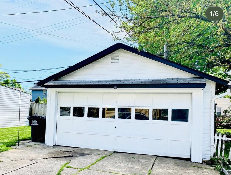 Building Photo - 2171 Carabel Ave