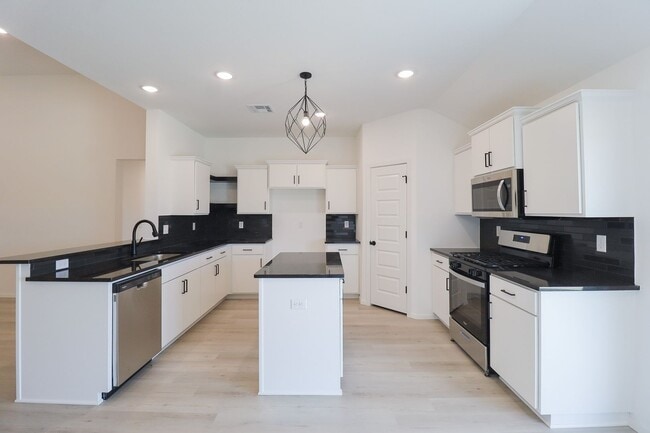 Building Photo - 4 Bed 3 Bath New Construction Simmons Home at Pine Valley Ranch