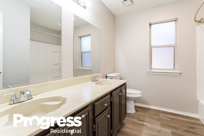 Building Photo - 1201 Cardinal Oaks Dr