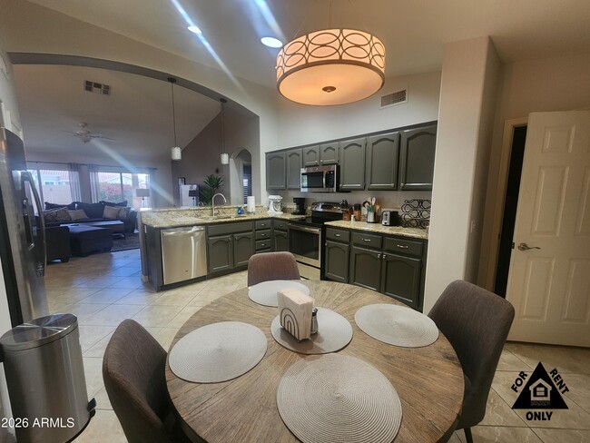 Building Photo - 14750 W Avalon Dr